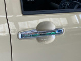 品質へのこだわり!フロアマットやシートなど車内をキレイに清掃し、ニオイや汚れなどを徹底的にクリーニングしてもらっております。室内はピカピカです☆