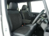 ◆ISOFIX◆シートベルトいらずでチャイルドシートと固定金具を連結するだけでガッチリ固定できます。