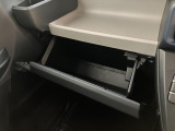 お客様にぴったりなおクルマをお選びいただけますように様々な展示車をご用意致しております!ダイハツの軽自動車だけではなく、他メーカー車やコンパクトカー・ミニバンなども数多く取り揃えております!