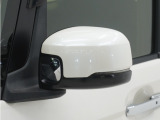 ◆ドアミラーウインカー◆ドアミラーにウインカーを装備しています。対向車に自身の進行方向を合図し安全に運転できます。