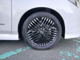純正アルミホイール タイヤサイズ 215/50R17