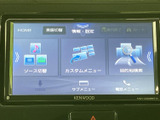 使いやすいインターフェースで、スムーズな操作が可能。快適なドライブをサポートする機能を搭載しています。目的地設定も簡単に行えます。