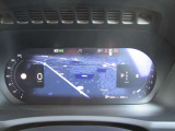 運転にかかわる主要な情報は、12.3インチのデジタル液晶ドライバー・ディスプレイにわかりやすく表示されます。お好みの表示パターンと背景色へと変更できますので、状況に合わせてお選びください。