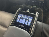 リヤシートにも、シートヒーター/ベンチレーターを装備しております。