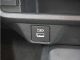 ◆USBチャージャー◆使いやすい場所に装備されています。