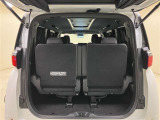 バックドアを開けると荷室スペースです!