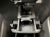 【室内もリフレッシュ】 トヨタ高品質U-Car洗浄『まるごとクリーニング』専用工場にて施工済みです!ニオイの原因になりがちなシート下の汚れも専用機械で徹底洗浄しております♪
