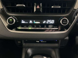 オートエアコンなので車内で快適に過ごせます。