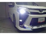 話題のLEDヘッドランプが採用されております! 省電力で長寿命、しかもとても明るく熱くなりにくい性質を持ったライトになります。虫も寄ってきにくい性質も持っております。