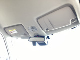 自社整備工場で点検整備をおこなってからお渡ししています。車検が残っている場合は『12ヶ月点検整備』を、車検整備付きの場合は『車検整備』をおこないます。整備費用は車両本体価格に含まれています。