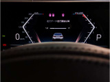 【メーターパネル】最も重要なスピード・メーターとタコ・メーターとを共に同じ位置に最大限の大きさで配置。ドライビング中のドライバーの視線を可能な限り逸らす事無く安心安全なドライビングをしてもらう拘りです