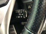 高速道路での長距離走行が楽になります。自動で速度を保ちつつクルーズコントロールが衝突軽減システムと連動し前方の車両を感知して車間距離を保つように速度調整をしてくれます。