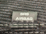 車両側方からの衝撃を緩和するSRSサイドエアバッグ(運転席/助手席)に加えて,SRSカーテンシールドエアバックも標準装備