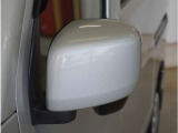 【電動格納ドアミラー】ドアミラーは電動格納式になります。お近くの広島マツダまでお越しください。