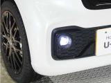 ◆フォグライト◆ 霧などの悪天候時、自車の位置を示すとともに前方や路肩が見えずらい時、近い位置をワイドに照らしてくれます