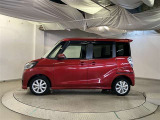 助手席側は電動スライドドアになってます。運転席やキーのリモコンで開閉できるので手が塞がっていても楽に積み降ろし出来ますよ。