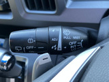 雨天時でもクリアな視界を確保し、安全な運転をサポートします。ワンタッチで操作できる便利な機能も備えています。