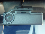 ◆【ドライブレコーダー】映像・音声などを記録する自動車用の装置です。もしもの事故の際の記録はもちろん、旅行の際の思い出としてドライブの映像を楽しむことができます。