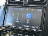 多彩なオーディオソースに対応し、お好みの音楽を手軽に楽しめます。高音質なサウンドで、ドライブの時間をより豊かに演出します。