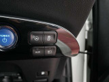 トラクションコントロールとは、すべりやすい路面での発進時や加速時にタイヤの空転を抑え、駆動力確保に貢献する機能です。詳細は販売店スタッフまでおたずねください。