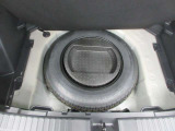 スペアタイヤ付きです。