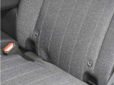 ◆ISOFIX◆シートベルトいらずでチャイルドシートと固定金具を連結するだけでガッチリ固定できます。