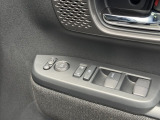 運転席ドアスイッチ周辺です。