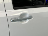 品質へのこだわり!フロアマットやシートなど車内をキレイに清掃し、ニオイや汚れなどを徹底的にクリーニングしてもらっております。室内はピカピカです☆