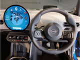 ミニ独特のゴーカートフィーリングと呼ばれる軽快なハンドリングはAT車、MT車のどちらでも楽しめます。