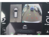 カメラの映像は室内ディスプレイに表示されますので安全運転につながります