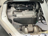 エンジンルームもクリーニング済みできれいですよ。日産の整備士がしっかりと丁寧に点検していますので安心してお乗りいただけます
