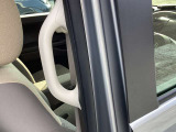 乗り降りに便利なアシストグリップ付き