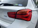 また、BMW正規認定中古車は、エマージェンシーサービスが自動付帯。24時間365日、皆様のカーライフをサポート致します。確かな安心のうえで、「駆けぬける歓び」をご堪能ください。
