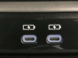 Type-Cポートがついています。