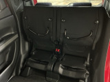 リアシート座面を持ち上げると、背の高い荷物を積むのに便利なトールモードに変身します!多彩なシートアレンジで使い勝手良好!