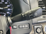 【オートライト】周りの明るさに応じて自動でヘッドライトの点灯・消灯ができる機能です!ライトの付け忘れ・消し忘れなどが無くなり、雨の日や夕方の走行も安心!トンネル通過時も便利ですね♪