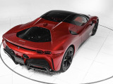 ブラック・スポーツ・エグゾーストパイプを装着し、リアビューを引き締めるとともに迫力あるV8サウンドを奏でます。