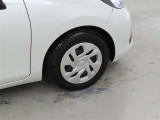 装着タイヤサイズは、185/65R15です。