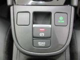 電子パーキングブレーキ仕様となります。ブレーキホールド機能を搭載しているので、渋滞時や信号待ち等に便利です。