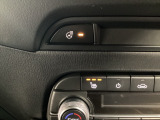 運転席、助手席には3段階で温度調節が可能なシートヒーターを装備しております。ステアリングヒーターはハンドルをじんわりと温めます♪寒い朝でも快適に運転できますよ♪