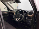 たとえばダイハツのお店にある、たくさんのスマアシ搭載車は、正常に作動する事をしっかり確認します。