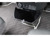運転席と助手席の間にセンターロアボックスがあります!