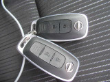 インテリジェントキー装備。ポケットやカバンに入れておくだけ。車両の始動操作を楽にする便利アイテム☆