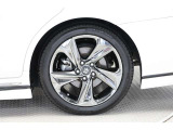 タイヤサイズ(225/45R18)です。