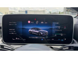 【コマンドシステム】センターのコントローラーとスイッチ類及び音声認識機能により、ナビゲーションやオーディオ&ビジュアル、車両設定等を安全に操作できます。また高精度ディスプレイを採用しています。