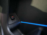 バックゲートの開閉は運転席ドアのスイッチでも可能です。