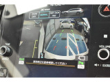 リヤカメラ付きなので、シフトレバーをリバースにすると連動してカメラ映像に切り替わります。