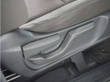 ◆シートハイトアジャスター◆運転席を上下に高さ調節ができます!運転ポジションを体格に合わせてシート調整できます。
