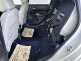 2列目は跳ね上げが可能。背の高い荷物も積載可能です。