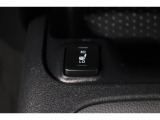 運転席と助手席には寒い日の肩や腰、冷えやすい下肢を温めてくれるシートヒーターが付いております!